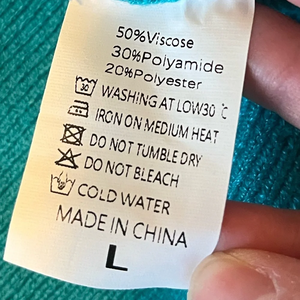 Elegant Teal Turtleneck Sweater - Picture 5 of 5